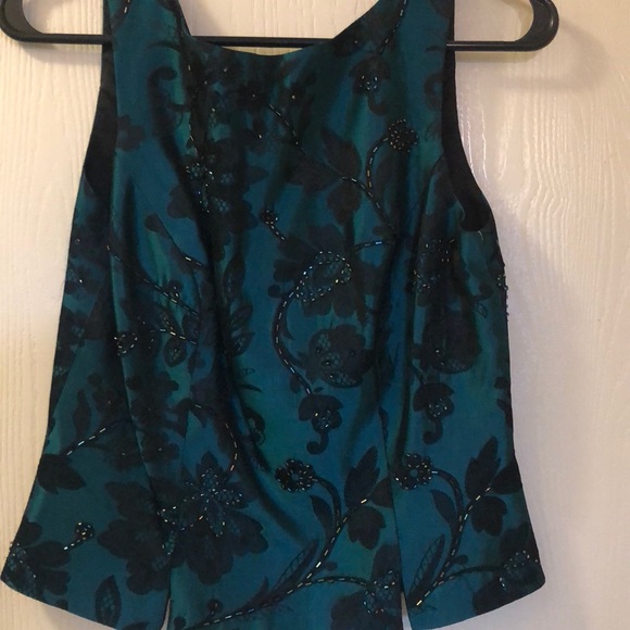 NWT beautiful top! ** - Picture 2 of 8